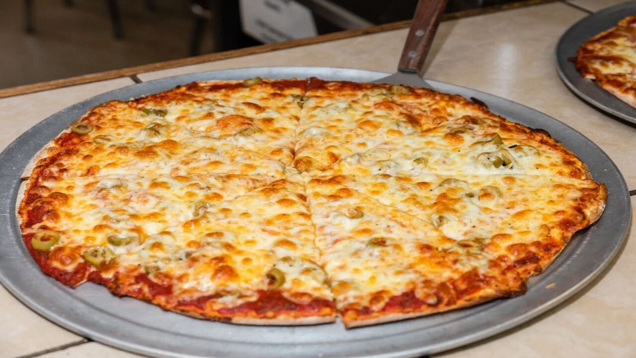 DJ's Pizza in Huntsville, Alabama